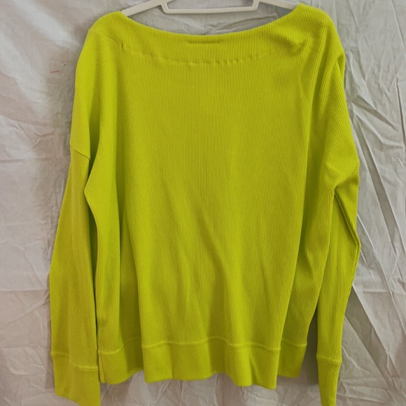 Approx 26” in length approx 25/26” underarm to underarm - Picture 2 of 2